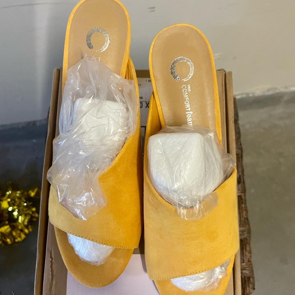 Mustard Slip-On Heels - Picture 3 of 4